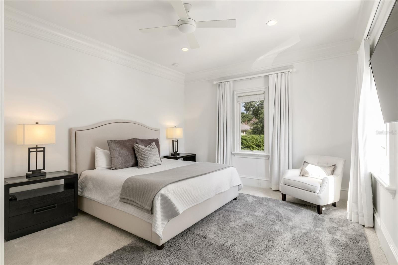 Image 25 of 68 For 12488 Park Avenue