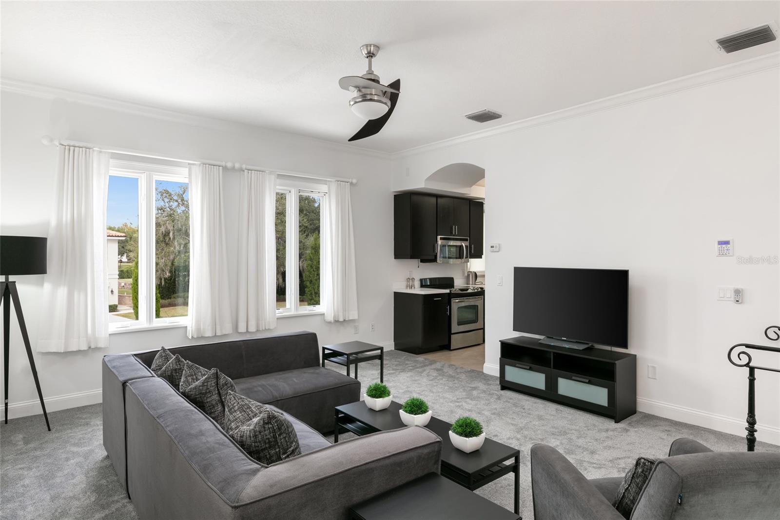 Image 36 of 68 For 12488 Park Avenue