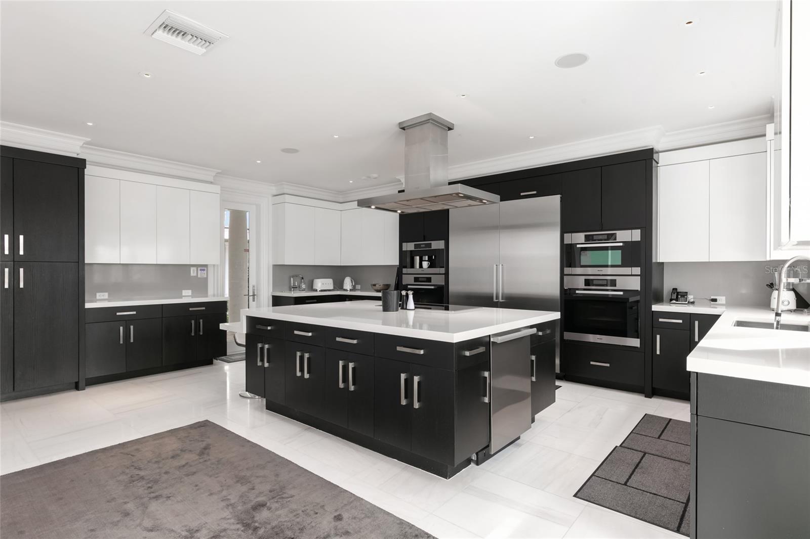 Image 9 of 68 For 12488 Park Avenue