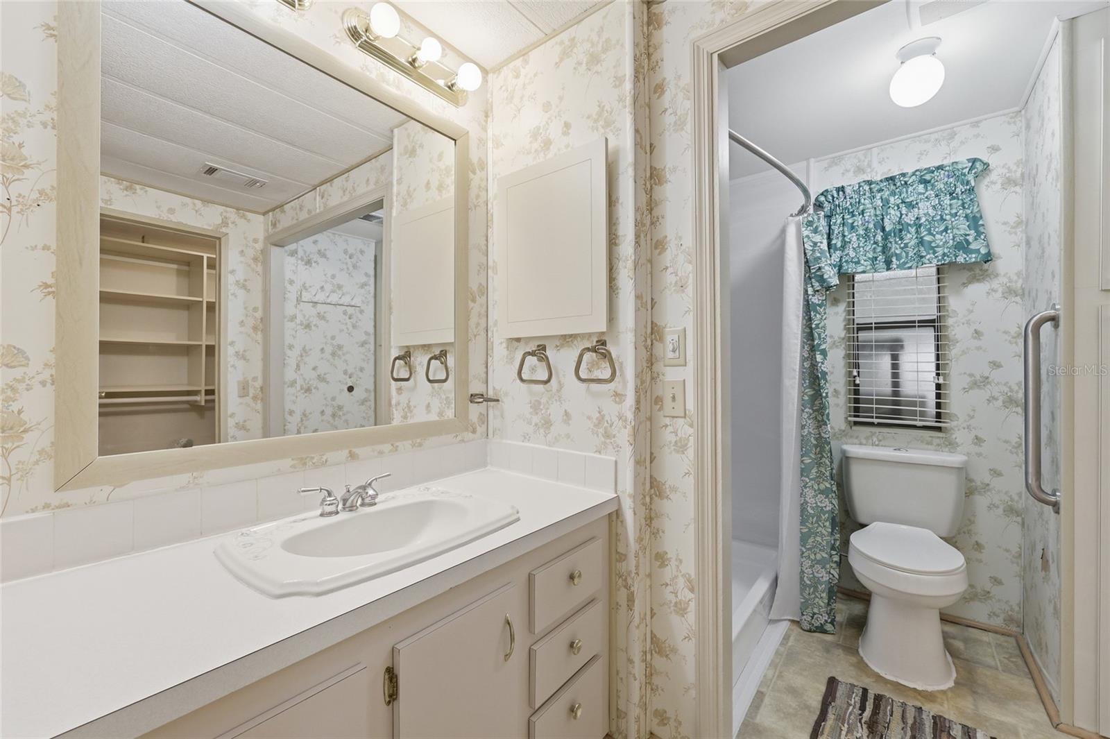 Image 12 of 31 For 401 Tivoli Park Drive