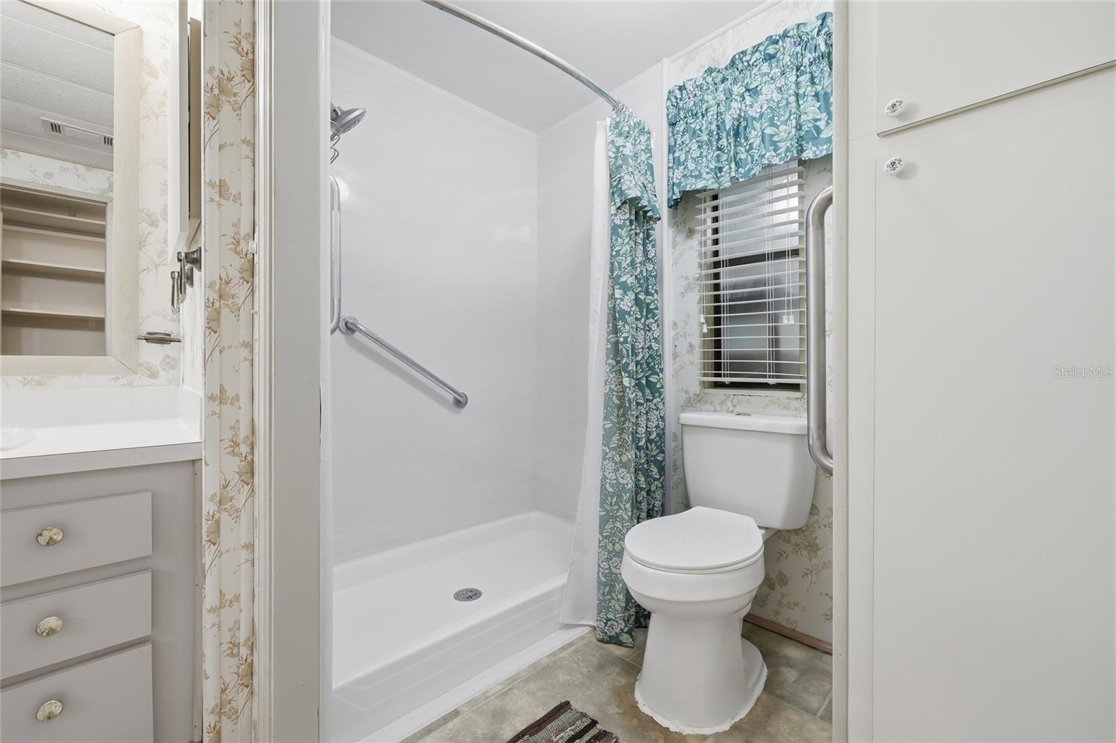 Image 13 of 31 For 401 Tivoli Park Drive