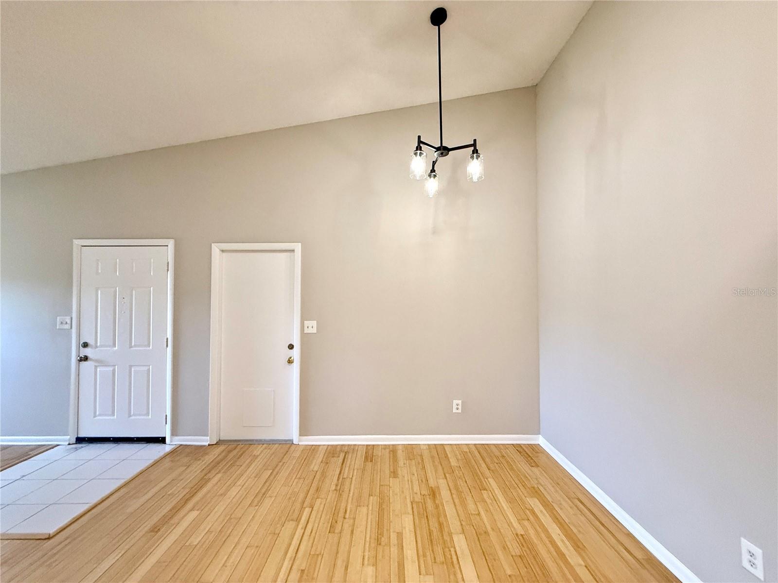 Image 10 of 52 For 758 Warrenton Road