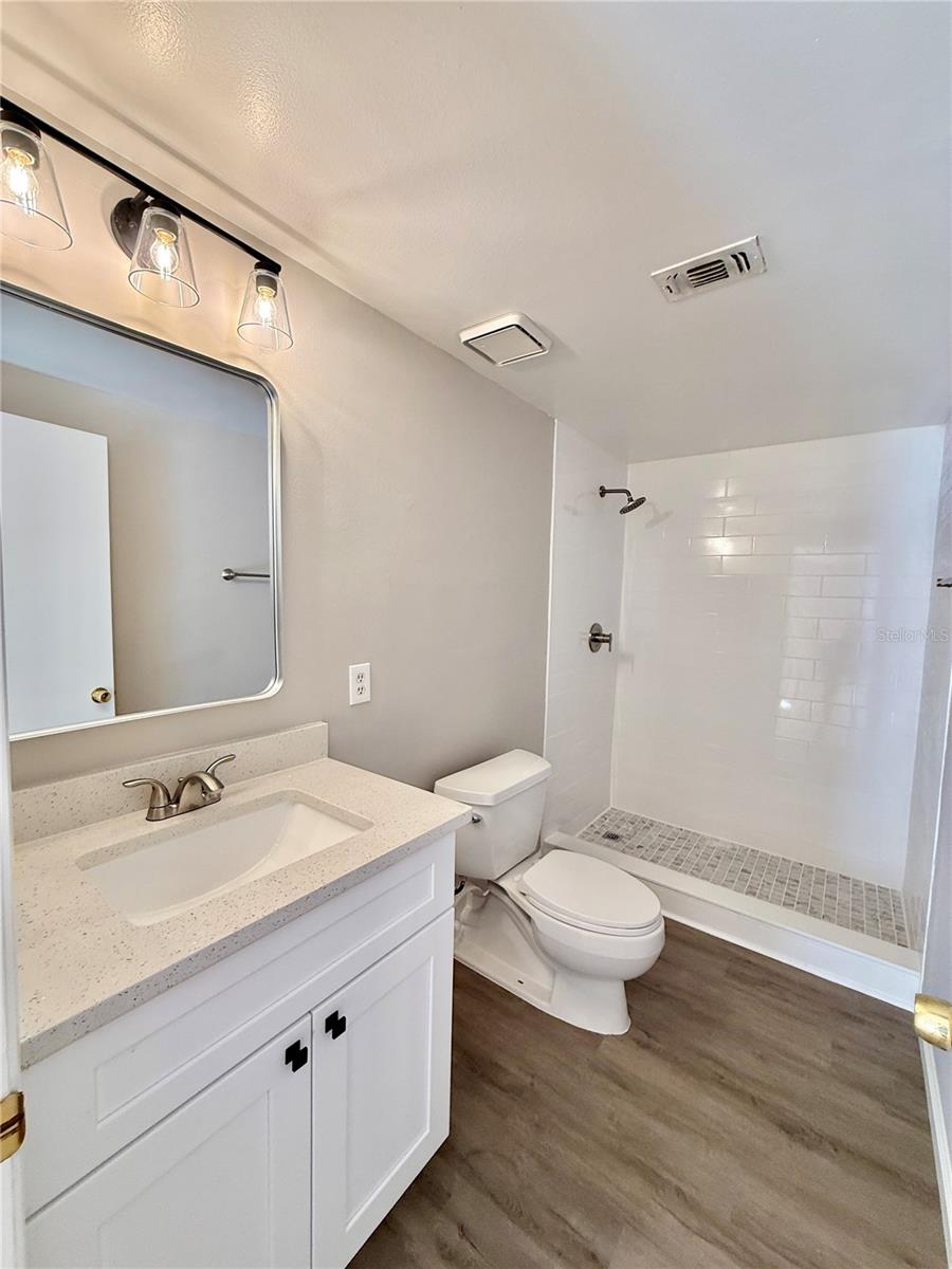 Image 33 of 52 For 758 Warrenton Road