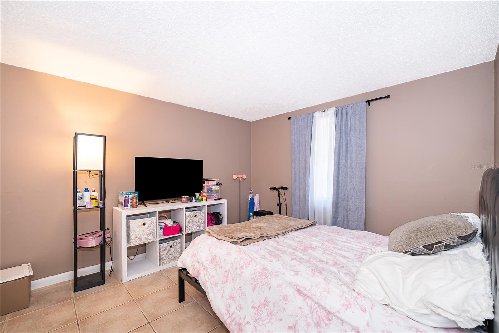 Image 12 of 27 For 11551 57th Court