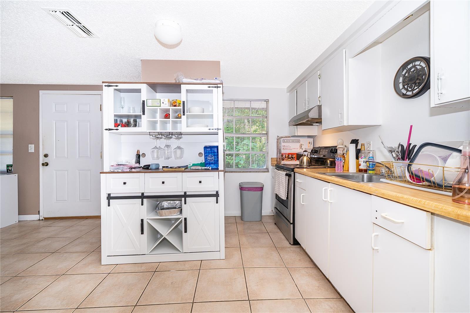 Image 9 of 27 For 11551 57th Court