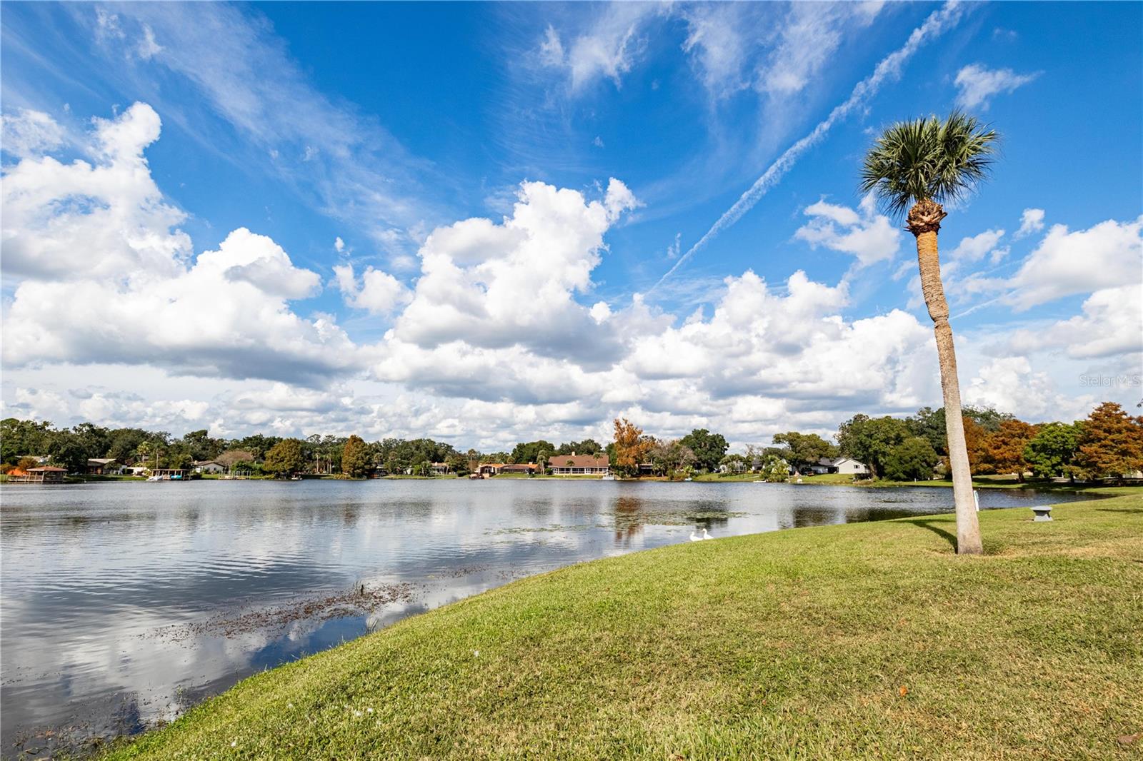 Image 21 of 26 For 920 Lake Destiny Road F