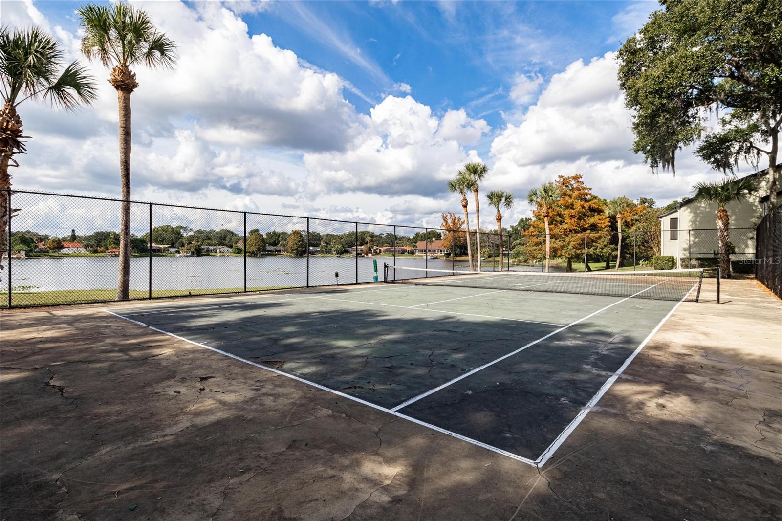 Image 23 of 26 For 920 Lake Destiny Road F