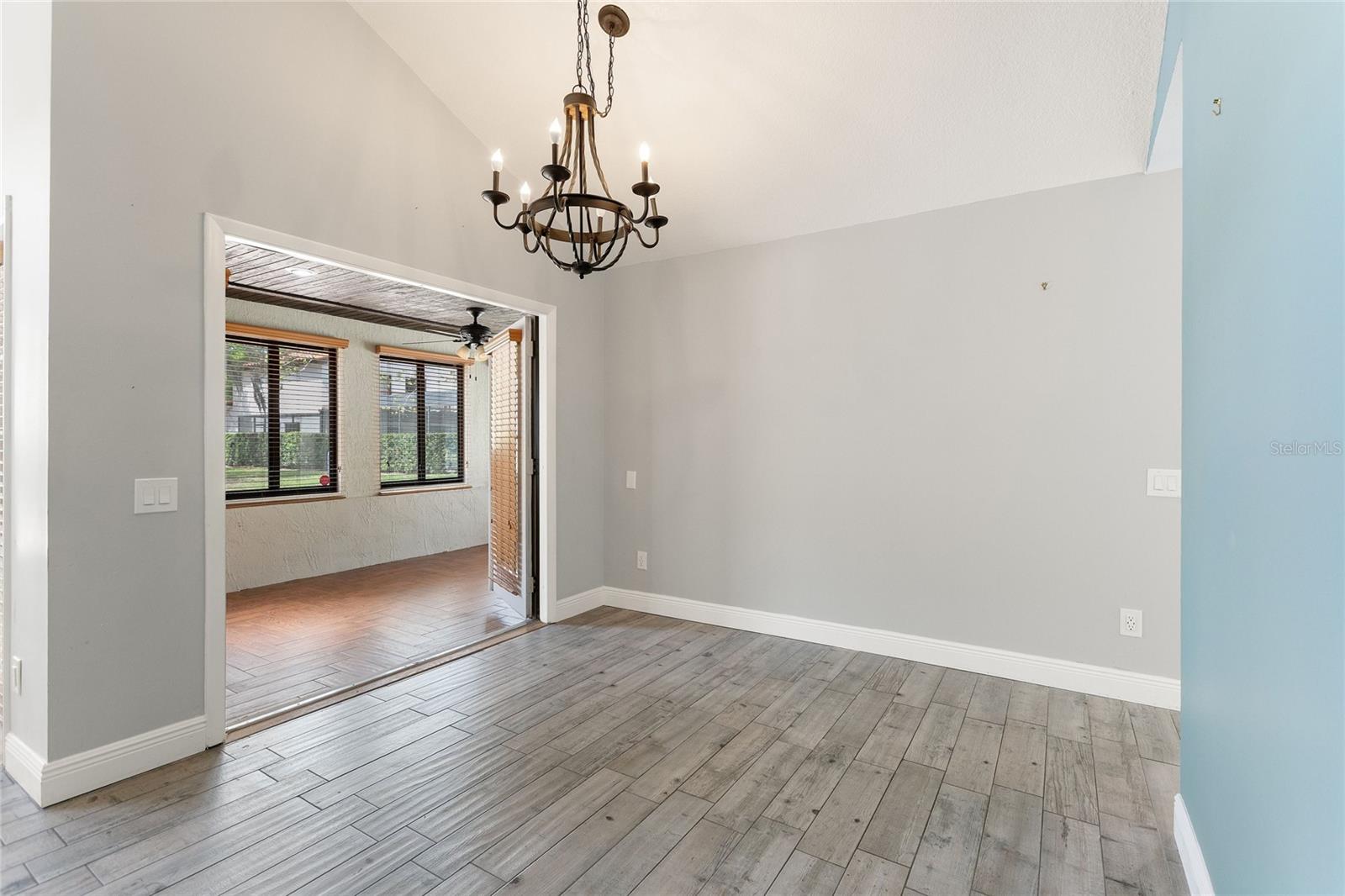 Image 12 of 41 For 7320 Farington Court