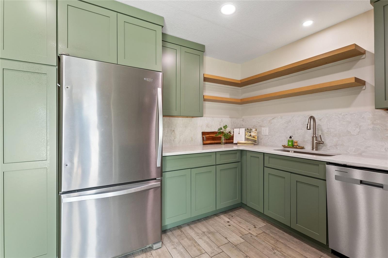 Image 16 of 41 For 7320 Farington Court