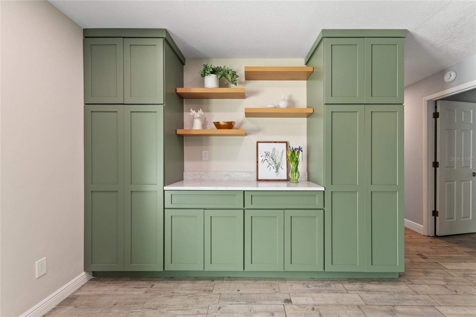 Image 18 of 41 For 7320 Farington Court