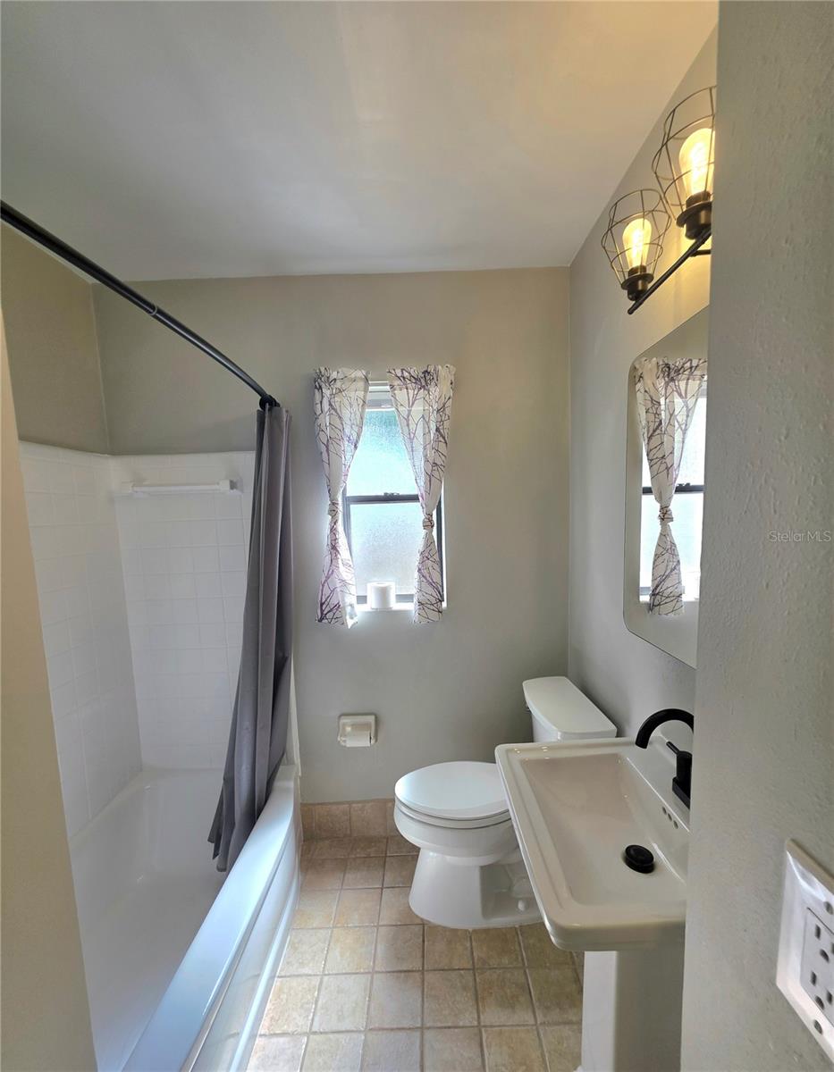 Image 17 of 24 For 1120 San Luis Drive