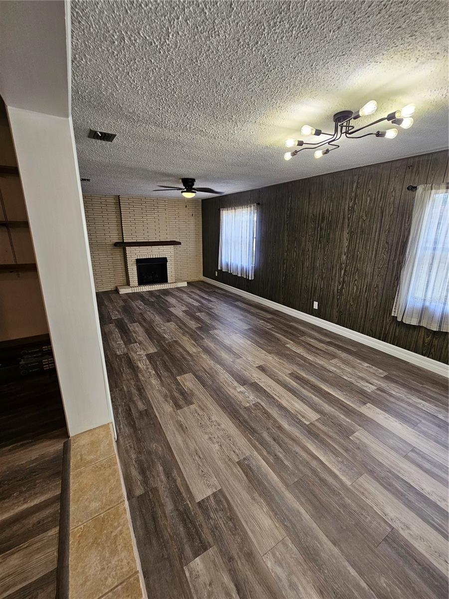 Image 18 of 24 For 1120 San Luis Drive