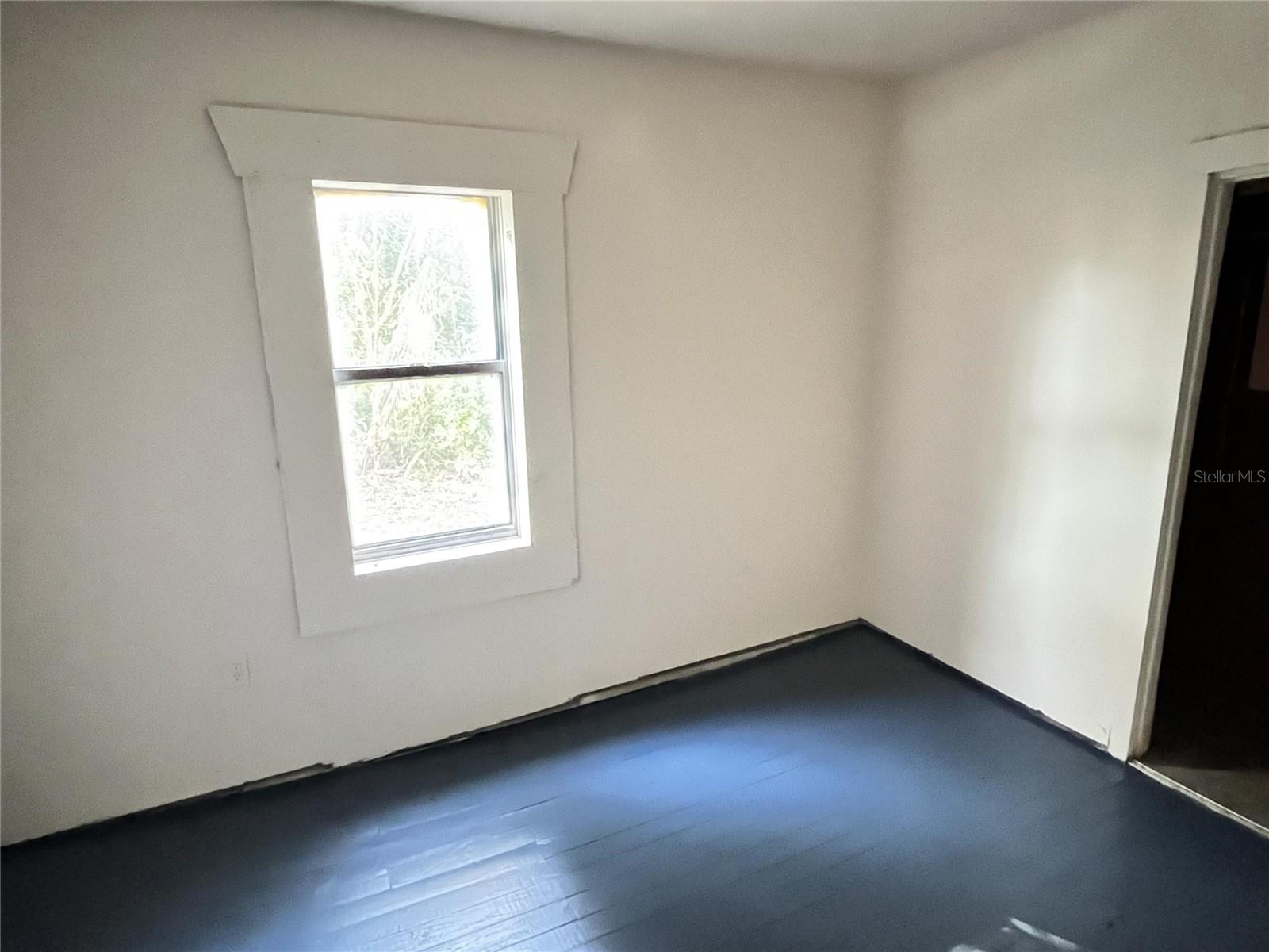 Listing photo id 0 for 1290 Henson Lane