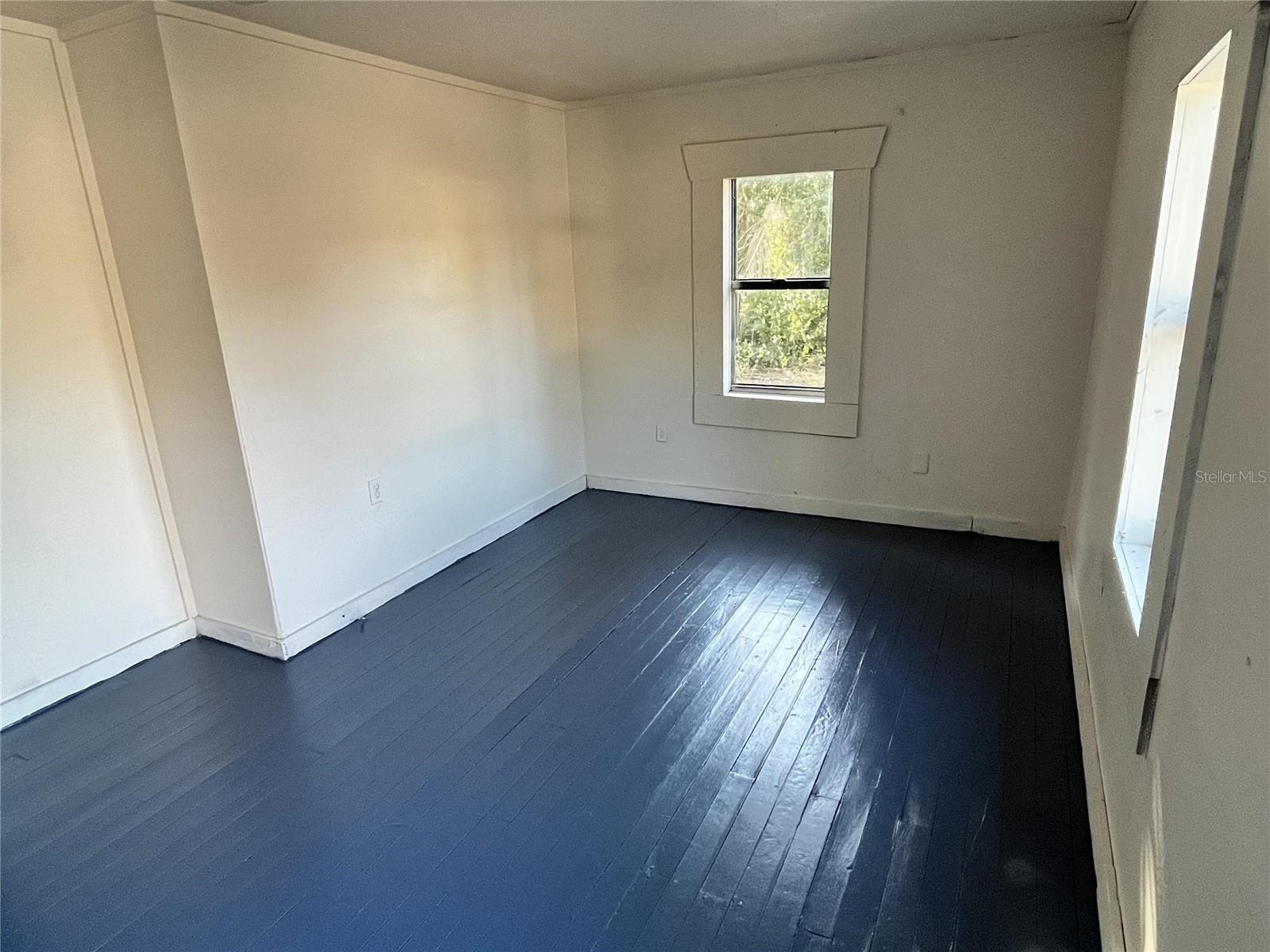 Listing photo id 1 for 1290 Henson Lane