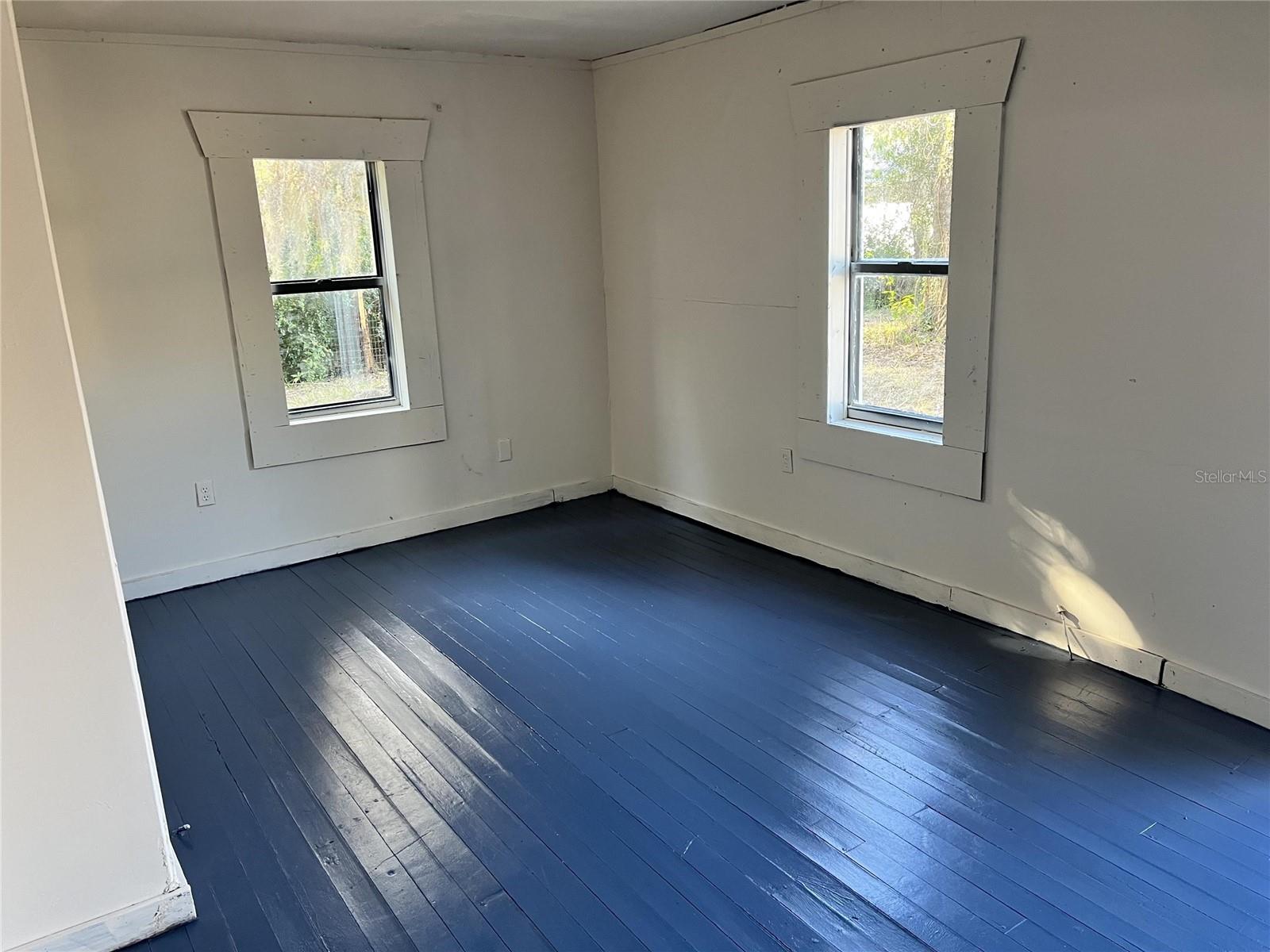 Listing photo id 2 for 1290 Henson Lane