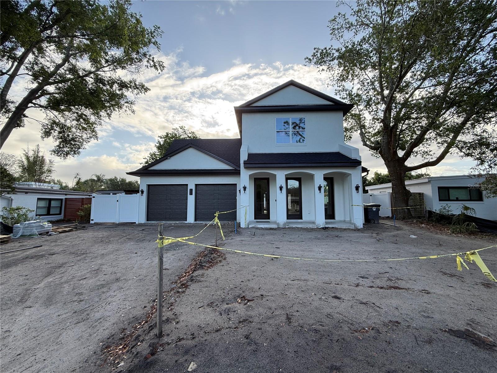 Listing photo id 0 for 2430 Chantilly Avenue