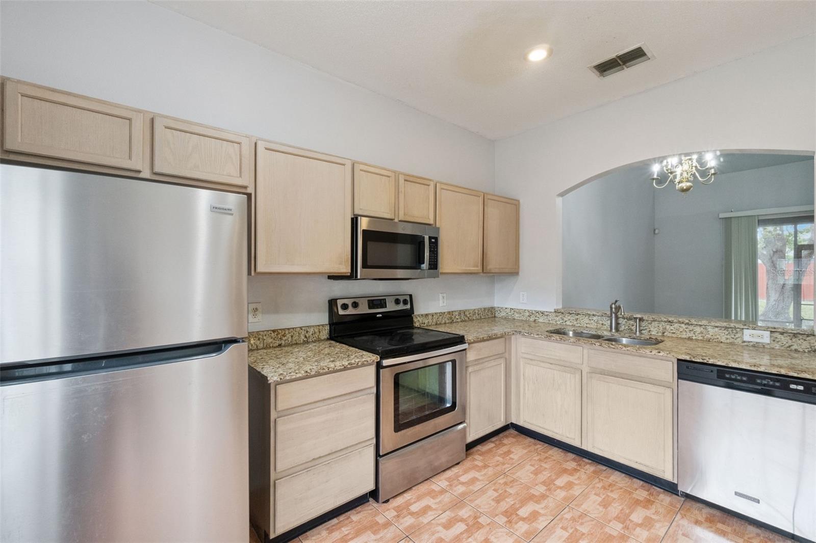 Image 5 of 26 For 13304 Summerton Drive