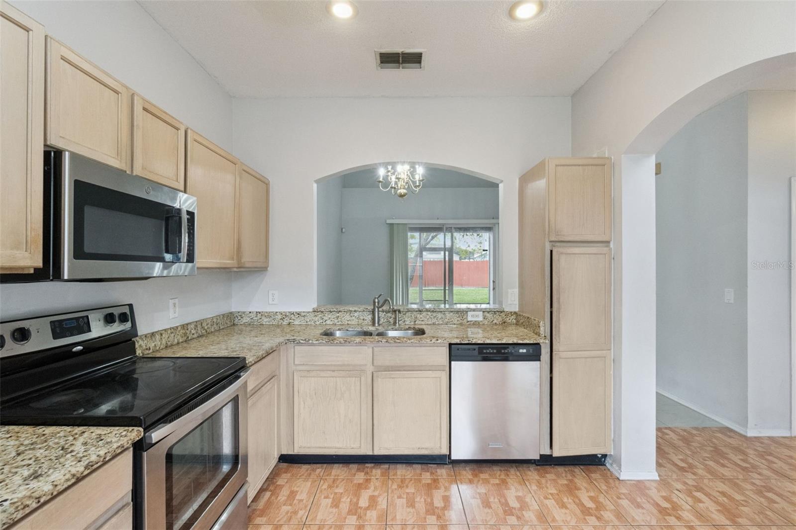 Image 6 of 26 For 13304 Summerton Drive