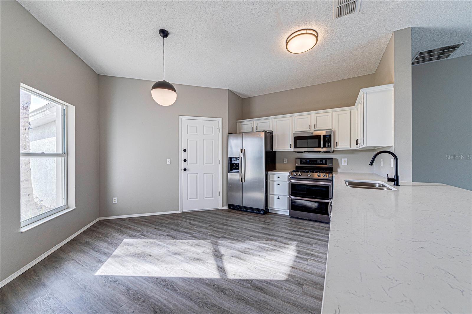 Image 11 of 40 For 745 Jaybee Avenue