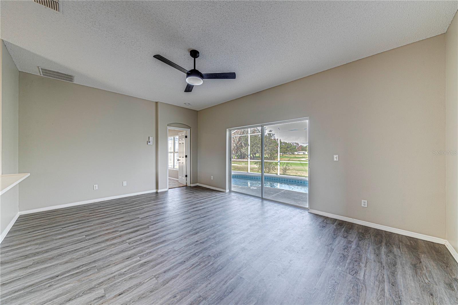 Image 16 of 40 For 745 Jaybee Avenue