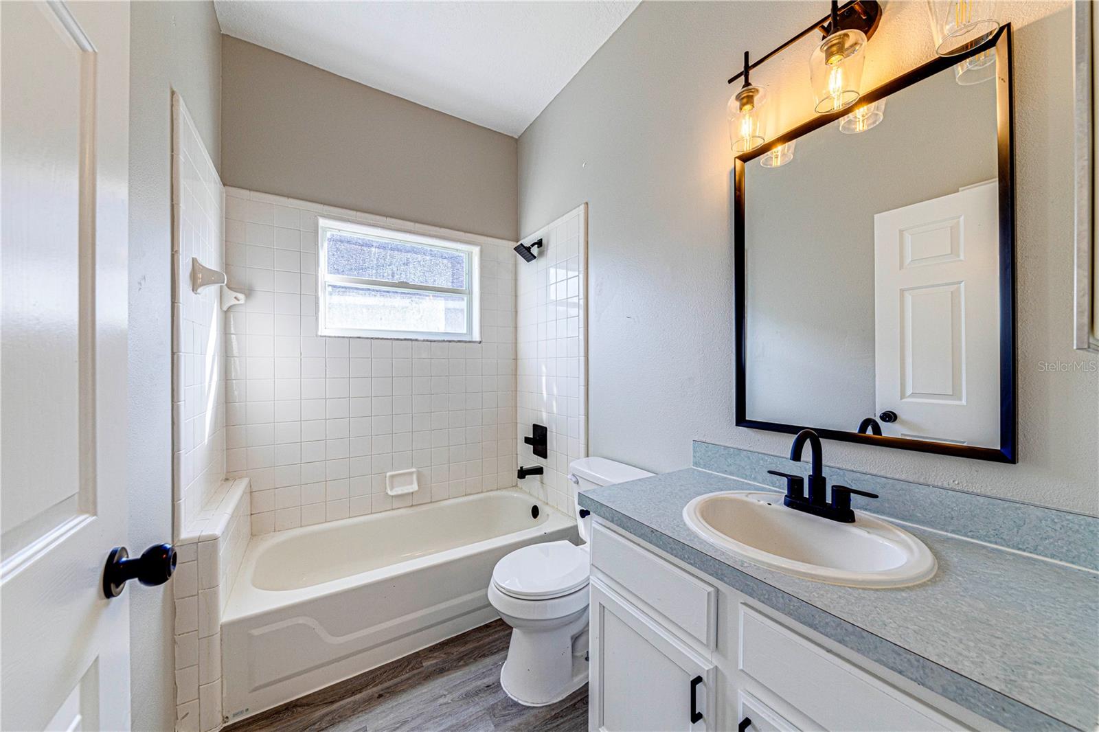 Image 21 of 40 For 745 Jaybee Avenue