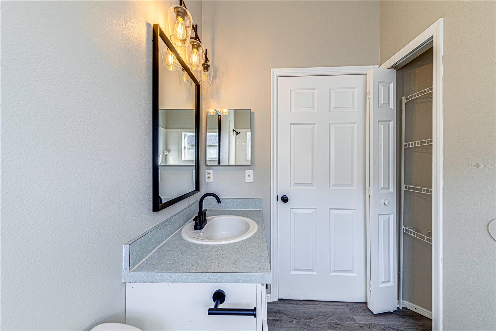 Image 22 of 40 For 745 Jaybee Avenue