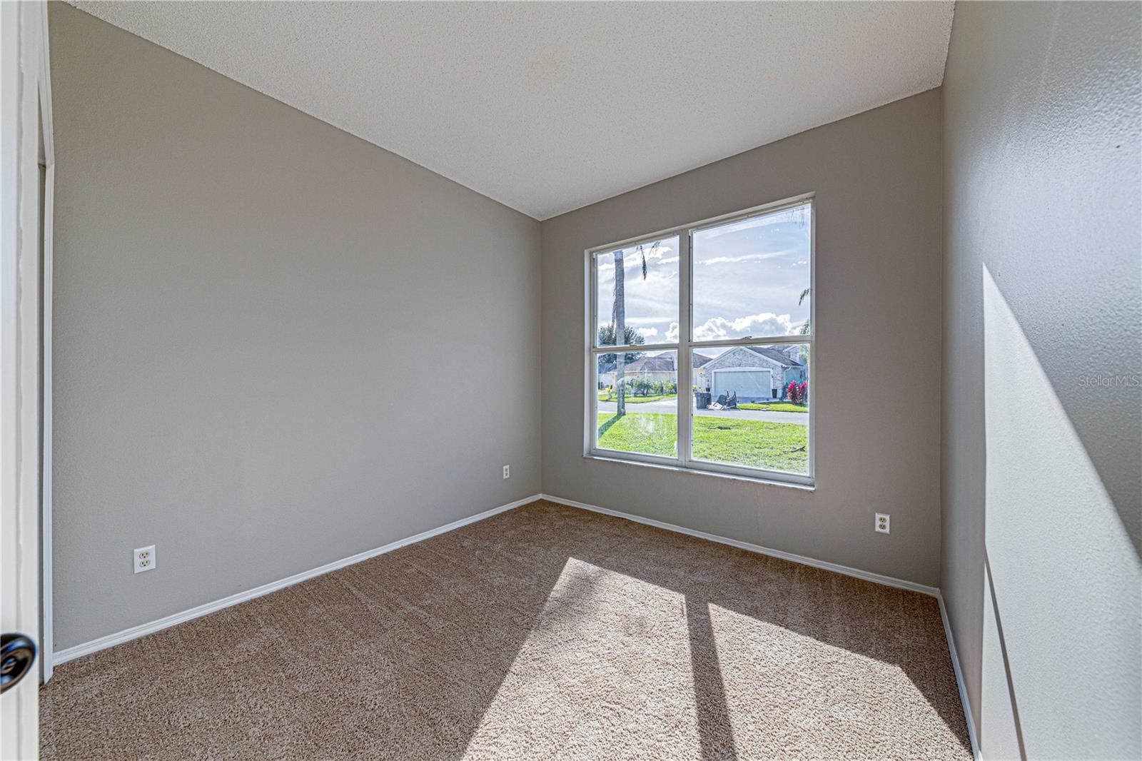 Image 23 of 40 For 745 Jaybee Avenue