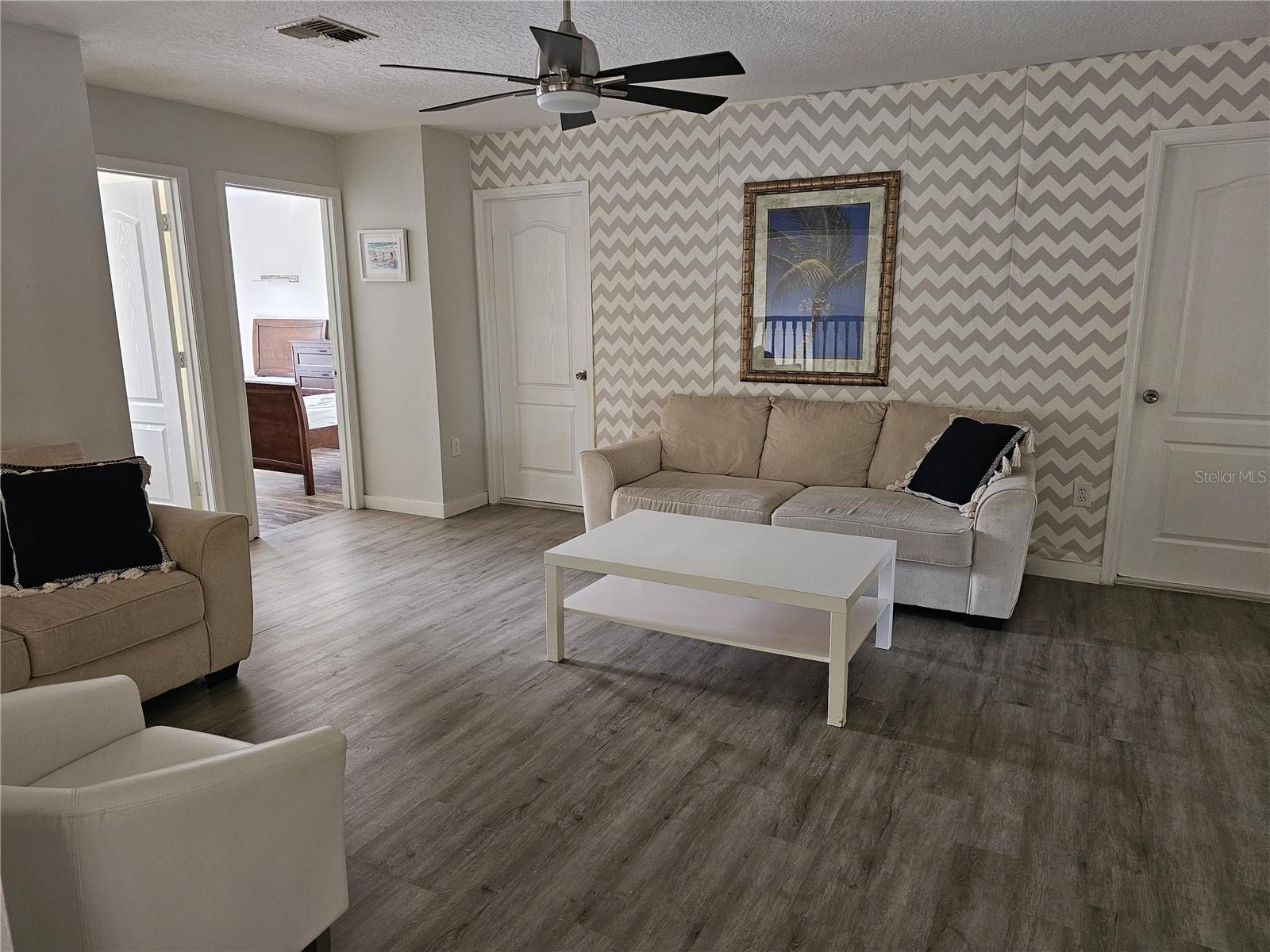 Image 10 of 31 For 8825 Kensington Court