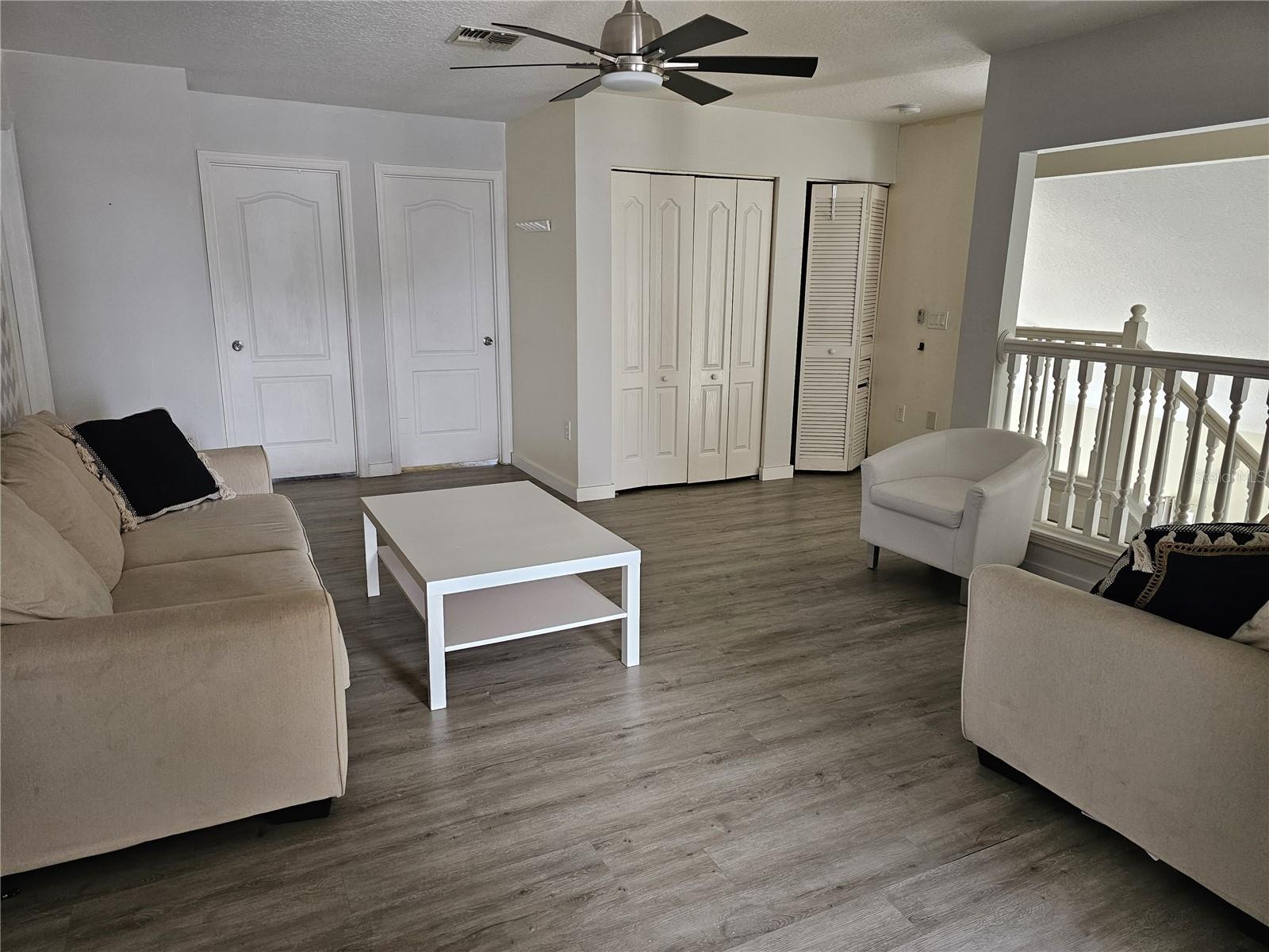 Image 11 of 31 For 8825 Kensington Court