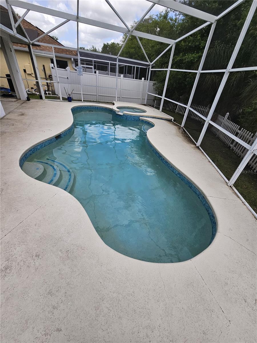 Image 14 of 31 For 8825 Kensington Court