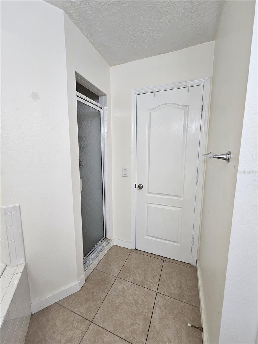 Image 20 of 31 For 8825 Kensington Court