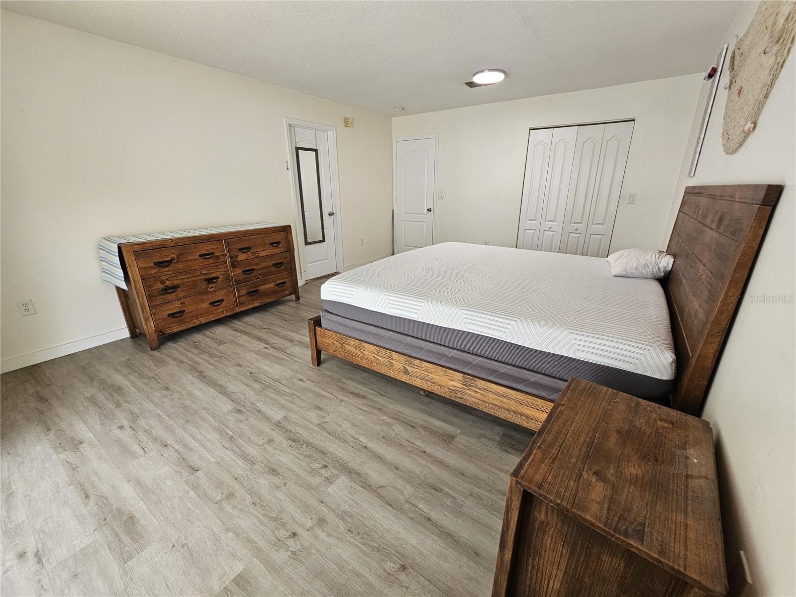 Image 22 of 31 For 8825 Kensington Court