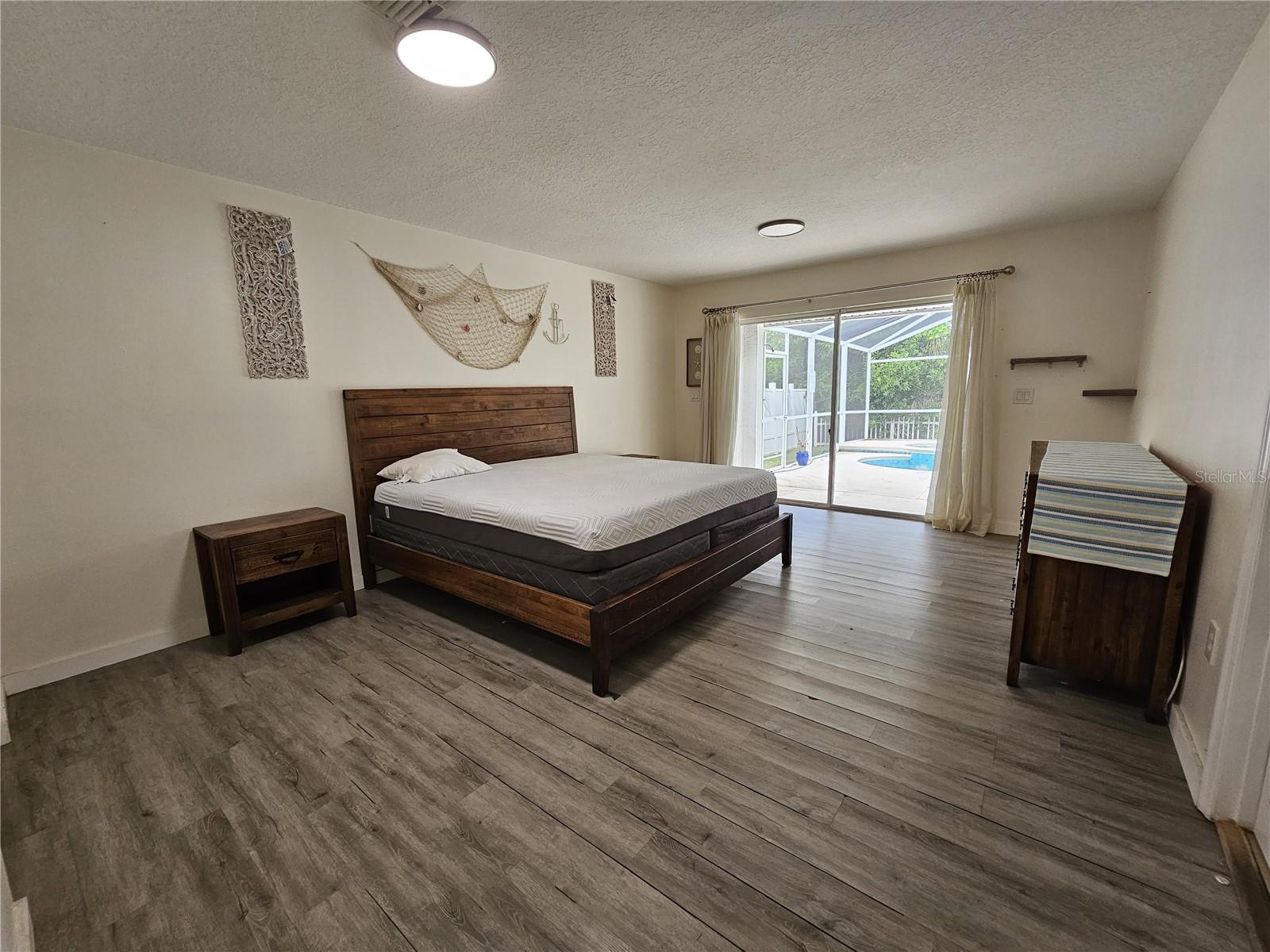 Image 25 of 31 For 8825 Kensington Court