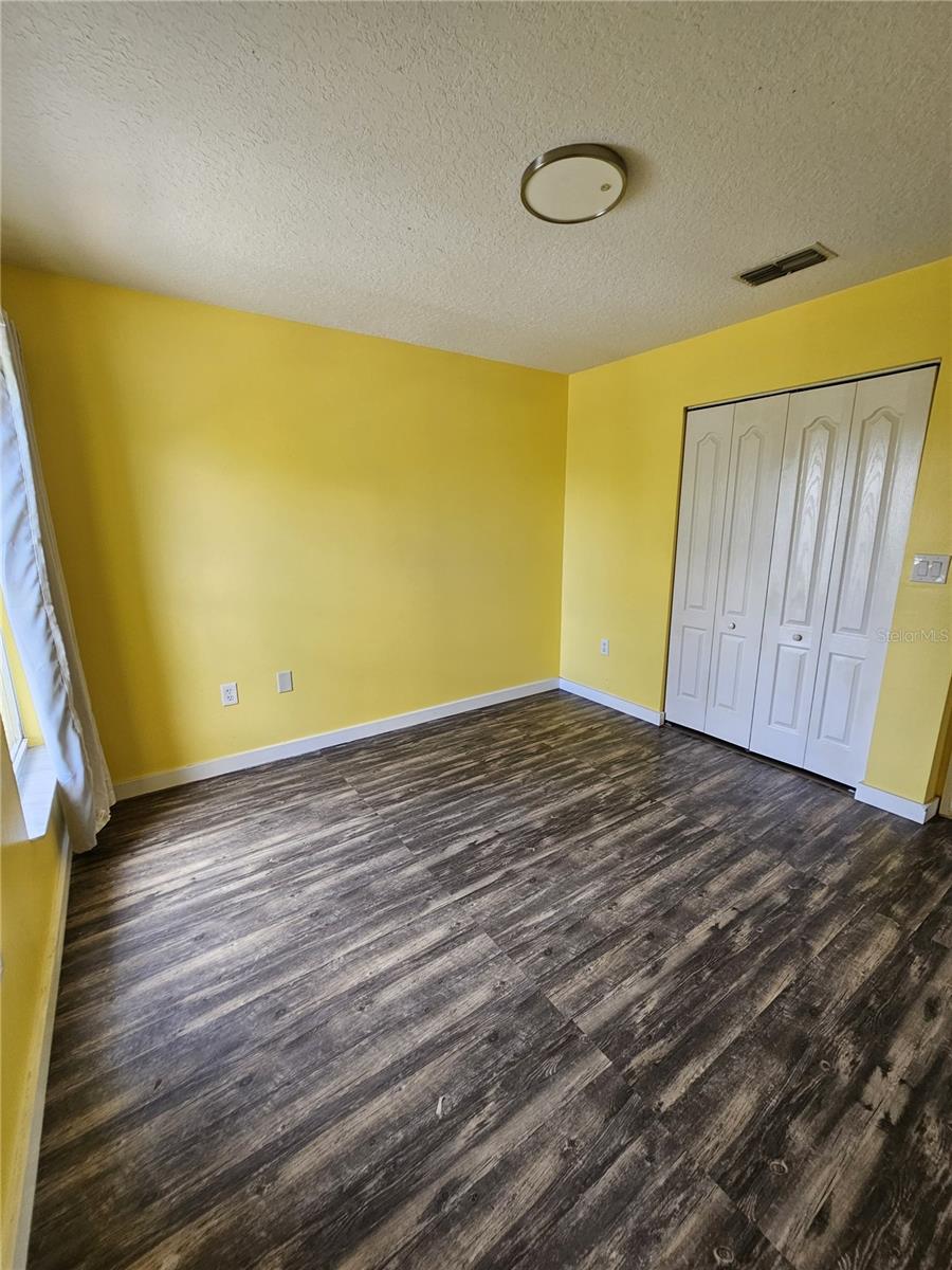 Image 6 of 31 For 8825 Kensington Court