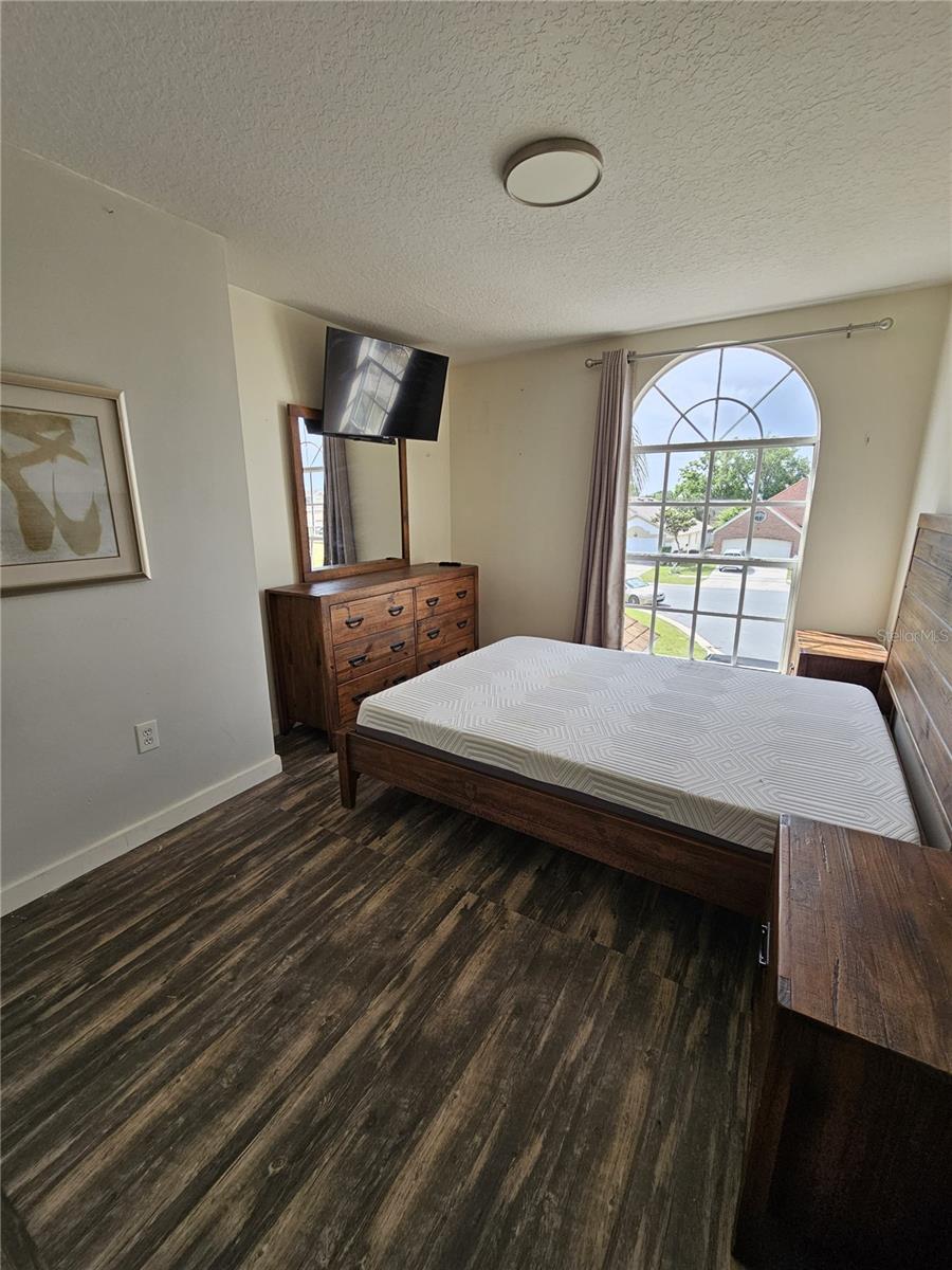 Image 7 of 31 For 8825 Kensington Court