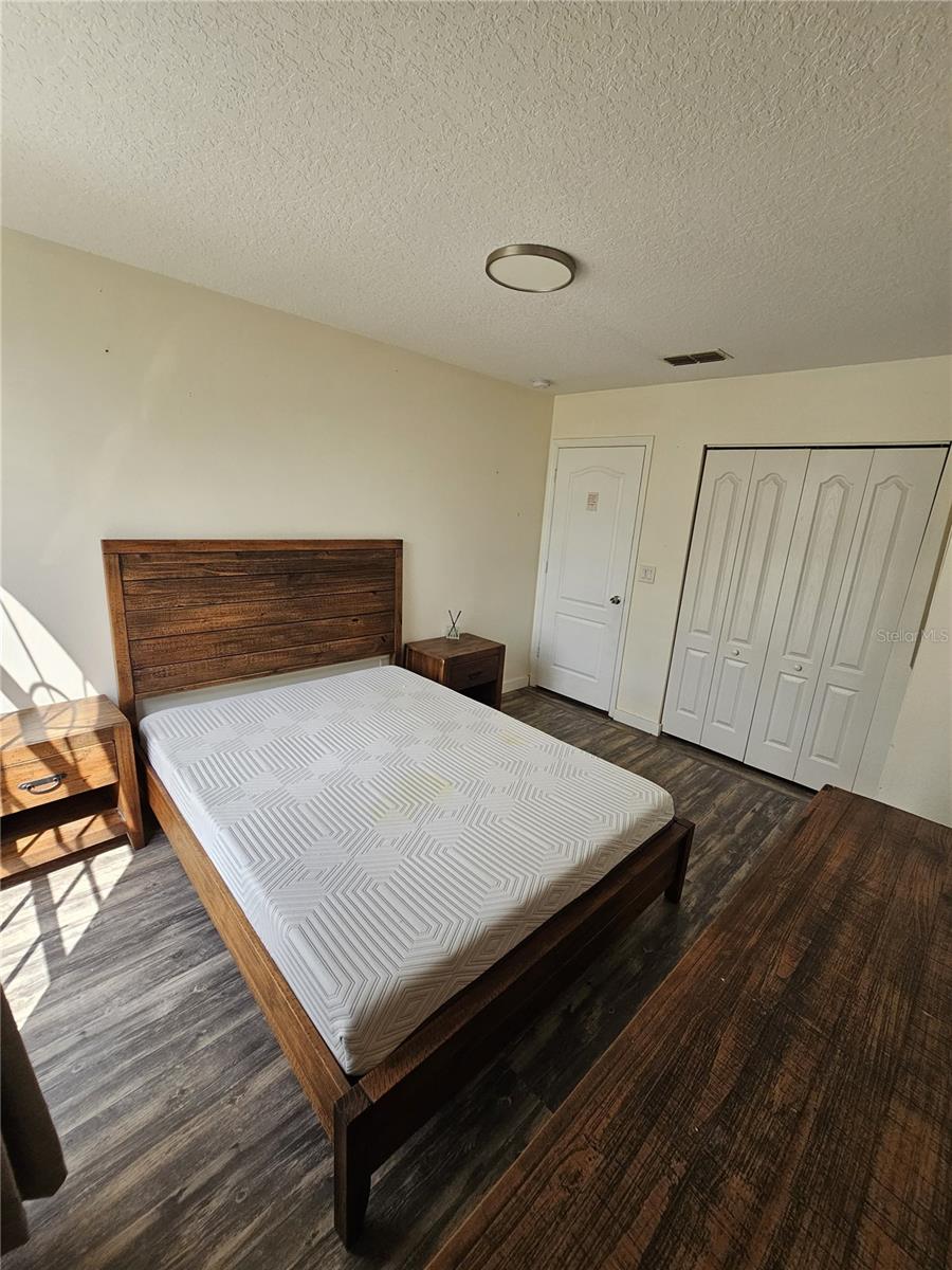 Image 8 of 31 For 8825 Kensington Court