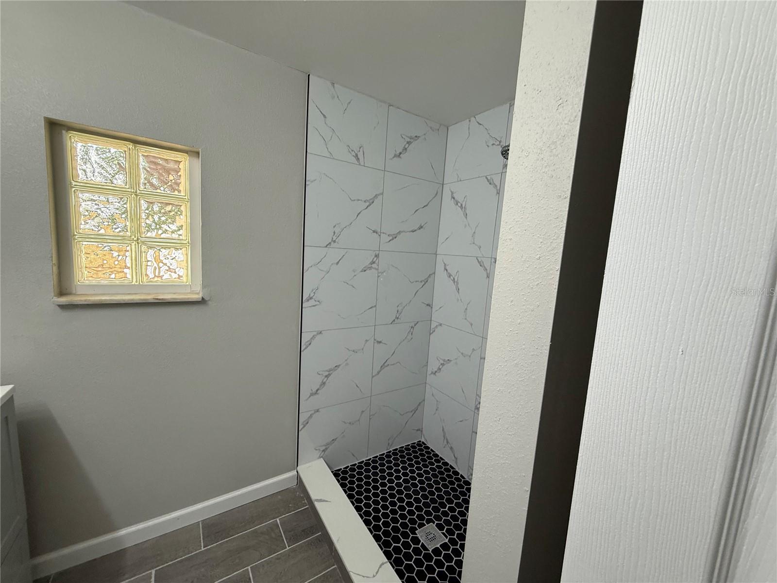 Image 11 of 21 For 421 Warren Avenue