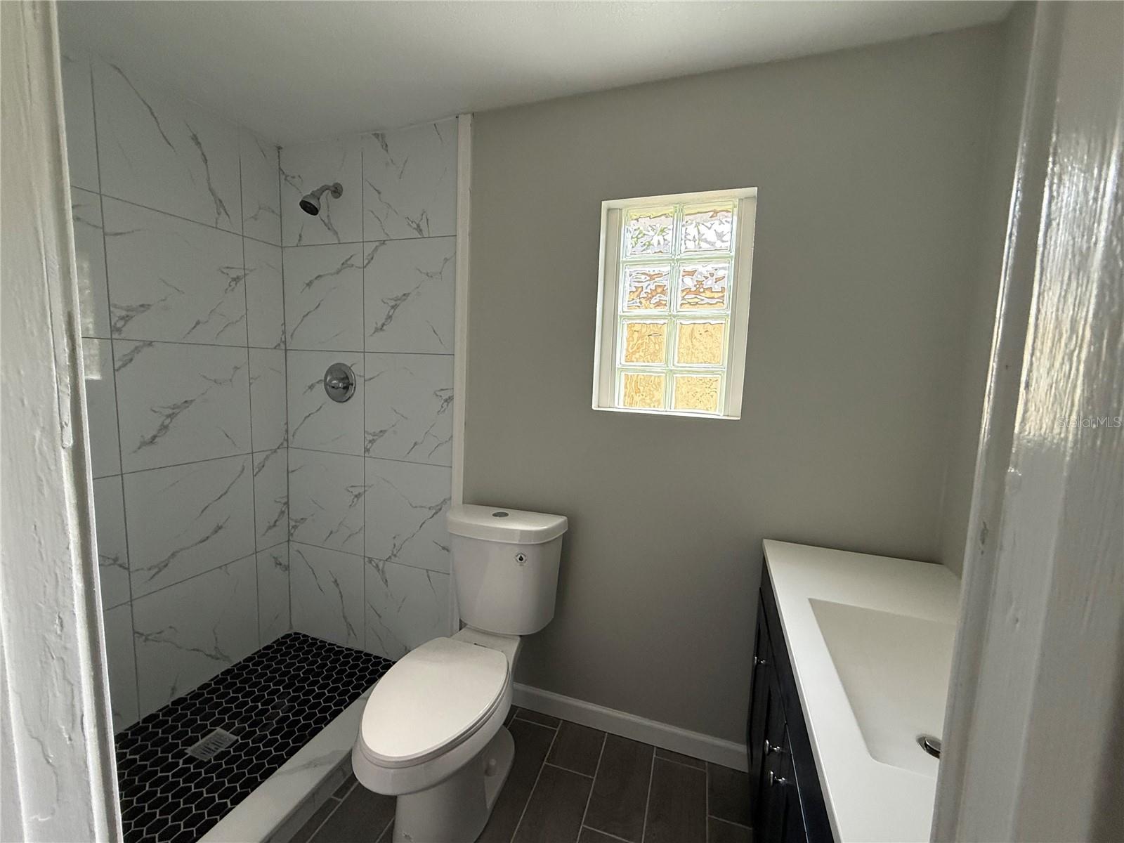 Image 15 of 21 For 421 Warren Avenue