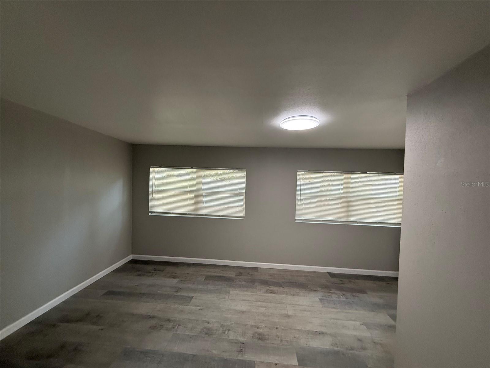 Image 6 of 21 For 421 Warren Avenue