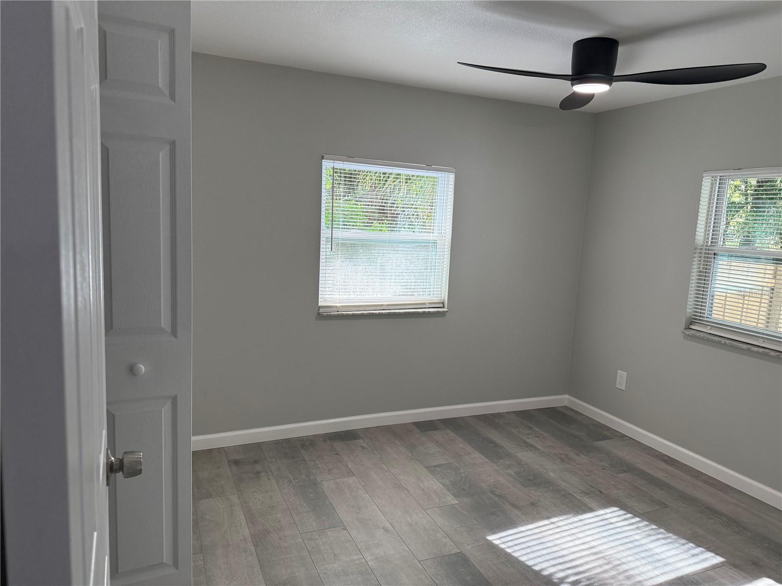 Image 9 of 21 For 421 Warren Avenue