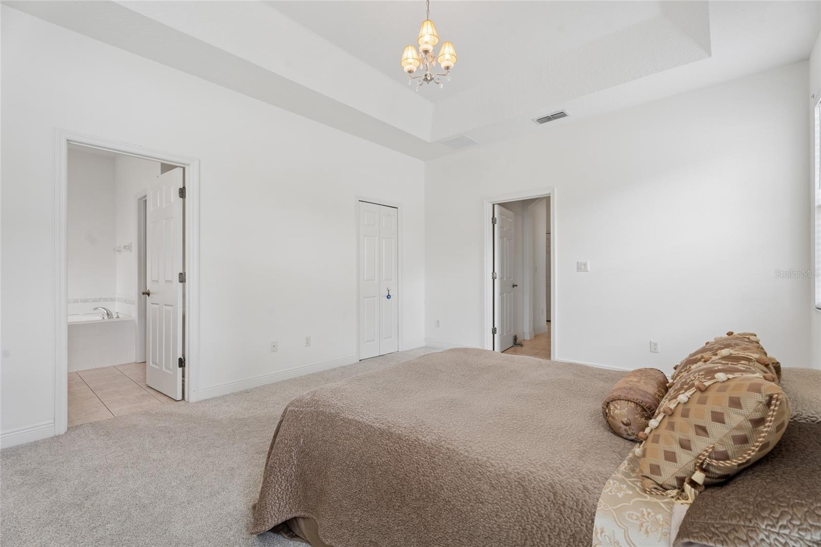 Image 12 of 39 For 14227 Lake Live Oak Drive