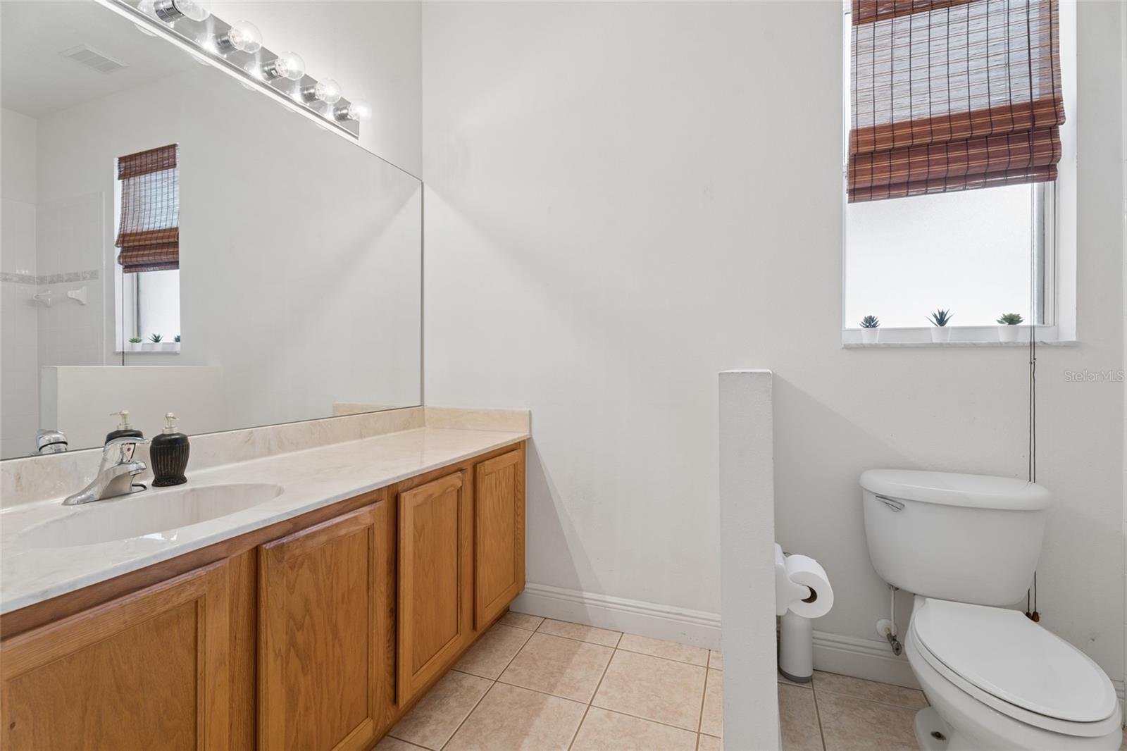 Image 21 of 39 For 14227 Lake Live Oak Drive