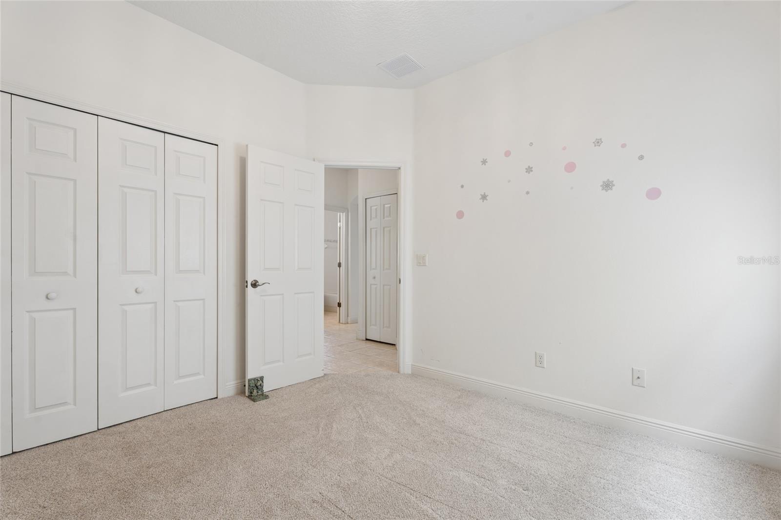 Image 24 of 39 For 14227 Lake Live Oak Drive