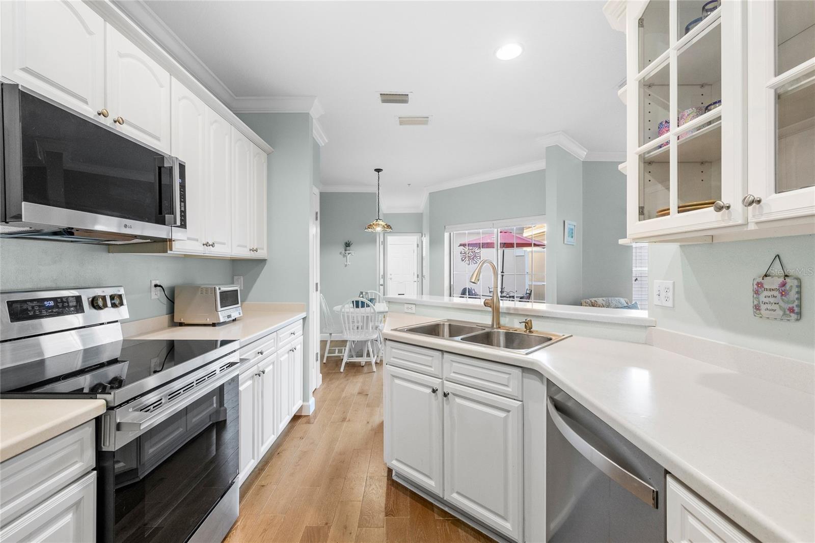 Image 11 of 43 For 9850 Poplar Place