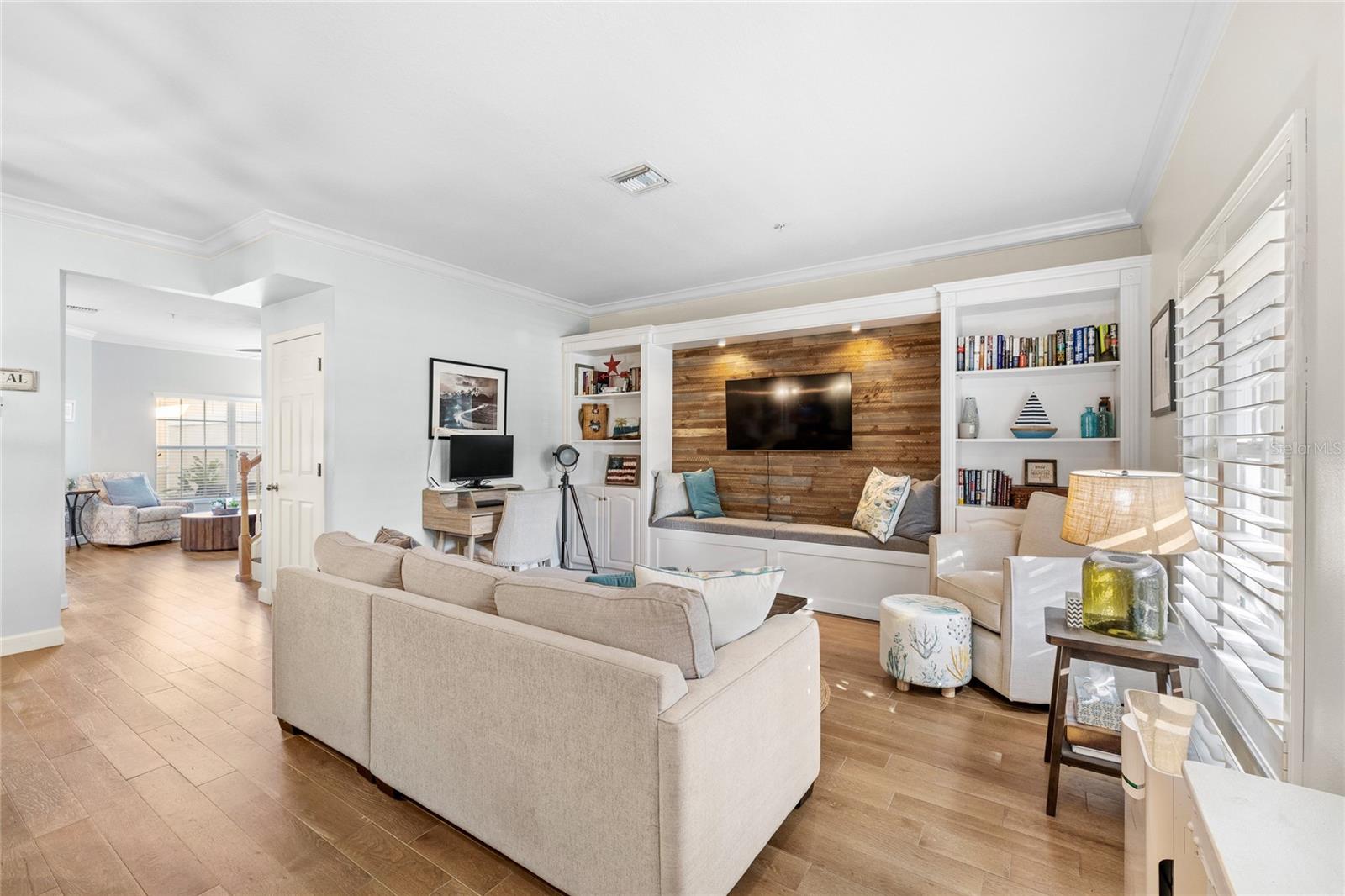 Image 2 of 43 For 9850 Poplar Place