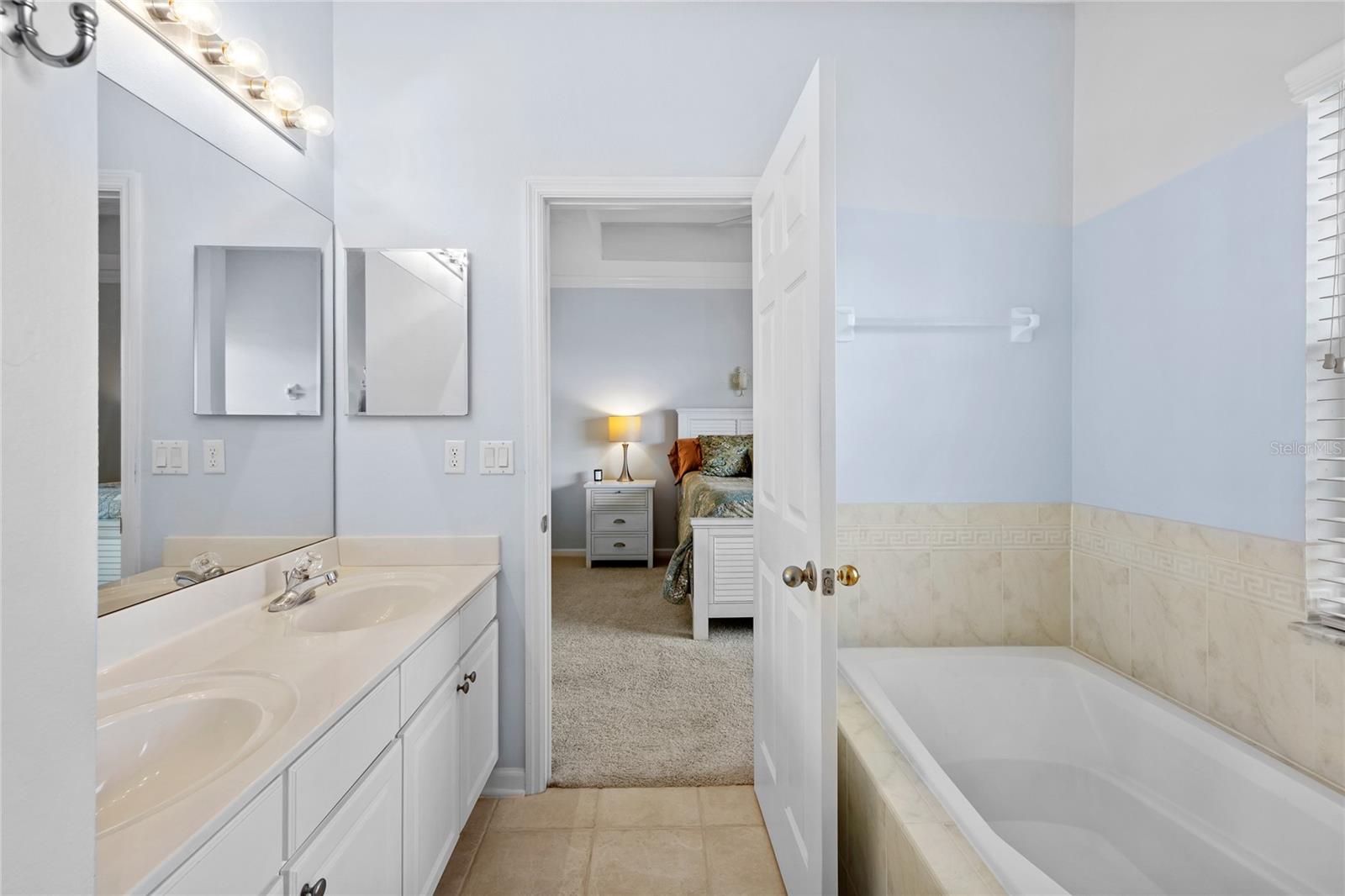 Image 20 of 43 For 9850 Poplar Place