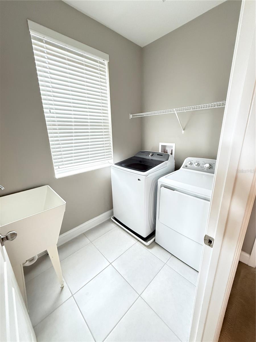 Image 16 of 25 For 8025 Navel Orange Lane