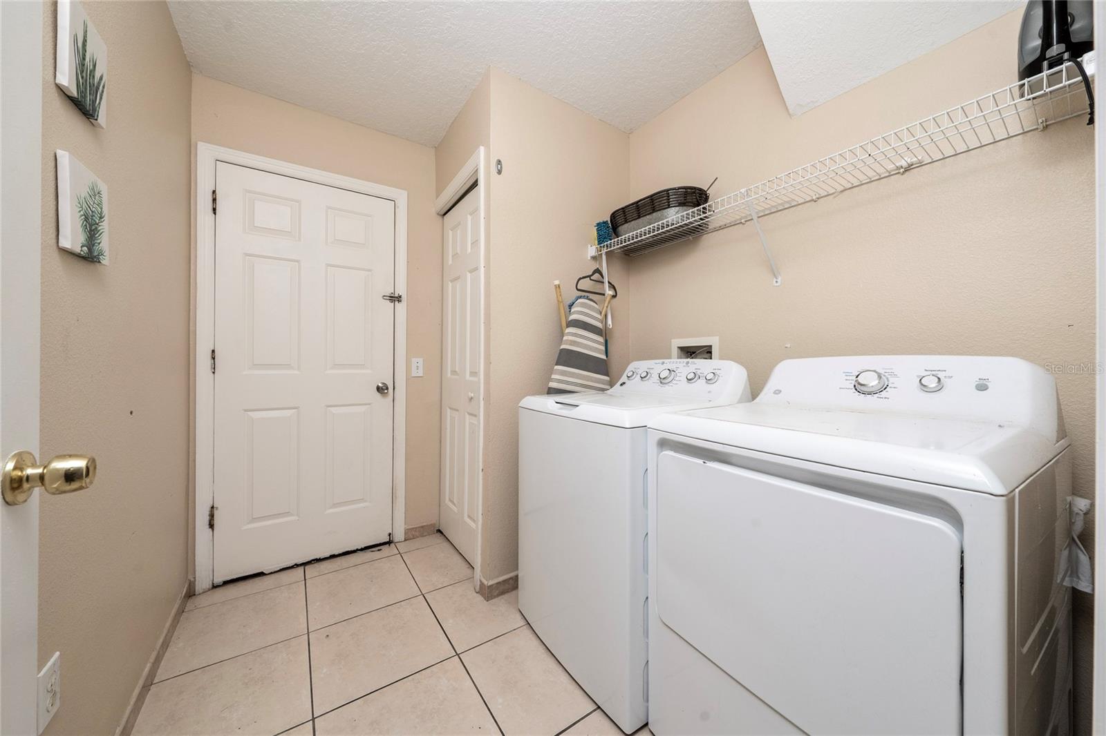 Image 28 of 44 For 831 Albi Court