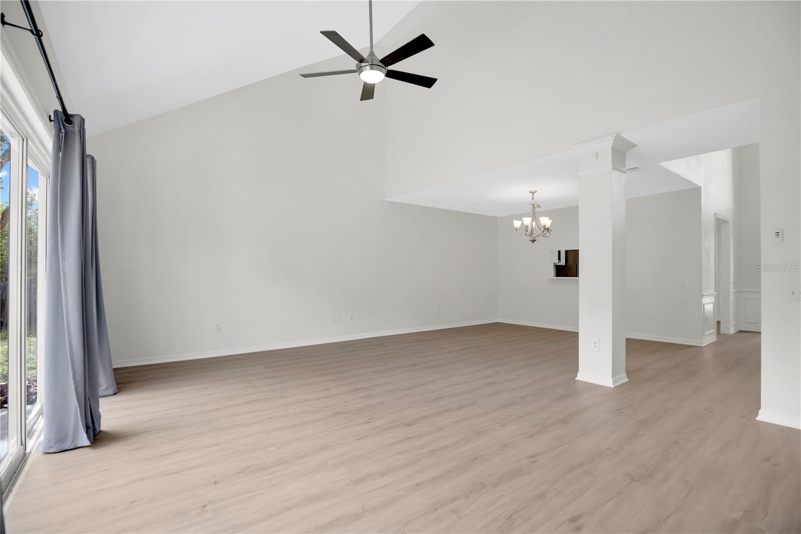 Image 5 of 27 For 932 Charing Cross Circle