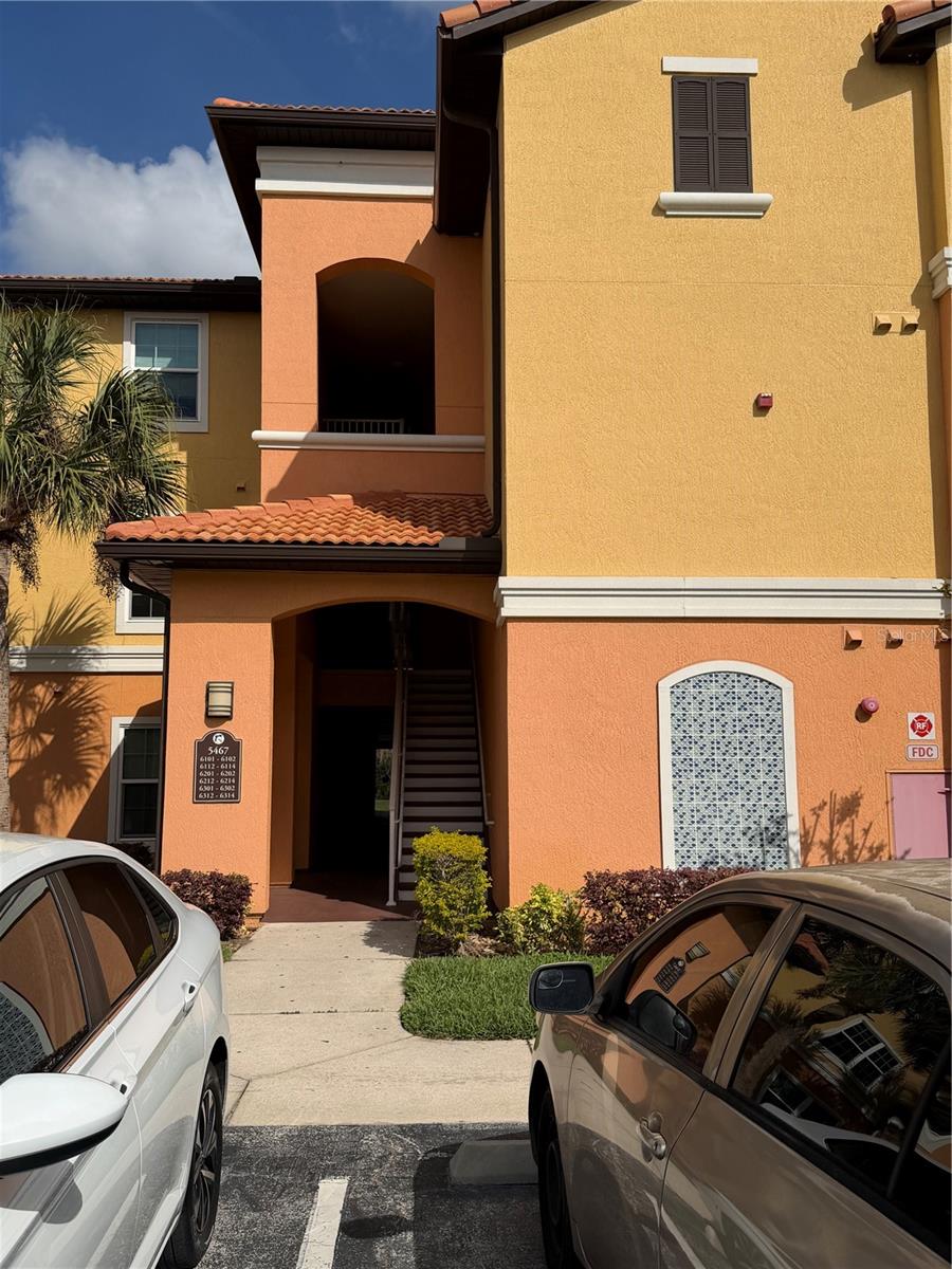 Image 10 of 38 For 5467 Vineland Road 6214